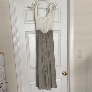 Blu Pepper Cream and Gray Midi Dress